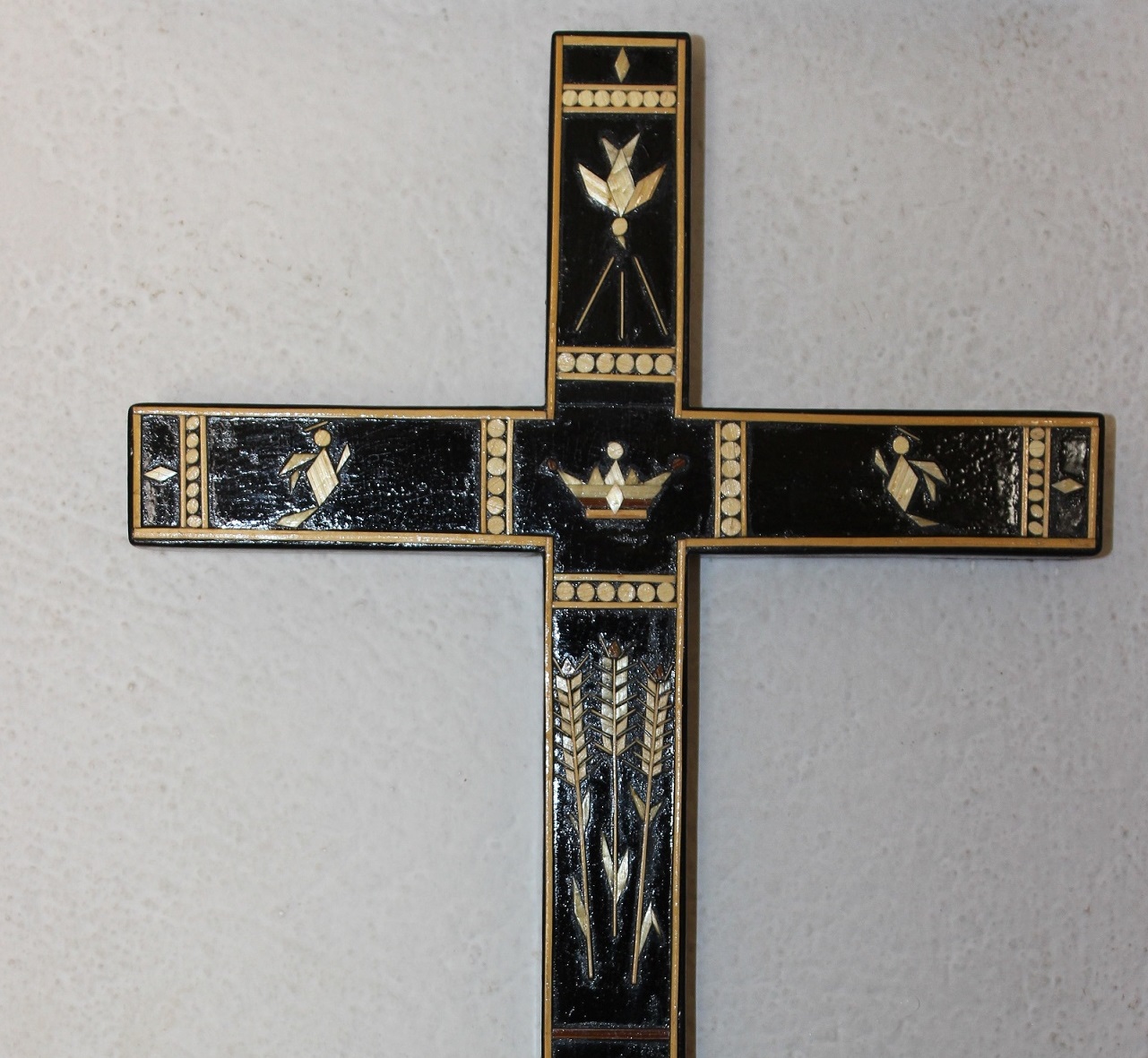 Daniel Sachs. Wood cross with straw inlay. United States. Collection, Taylor-Mesilla Historic Property.
